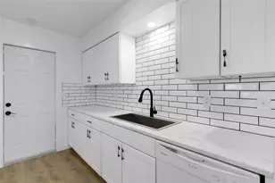 5356 Castleman Dr, Sarasota, FL 34232 - Photo 12