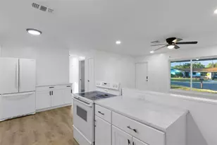 5356 Castleman Dr, Sarasota, FL 34232 - Photo 14