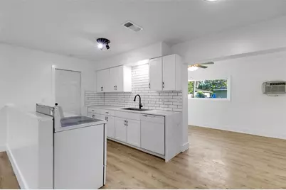 5356 Castleman Drive, Sarasota, FL 34232 - Photo 8