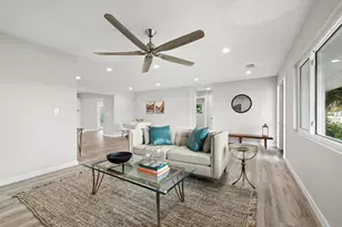 3142 Rose St, Sarasota, FL 34239 - Photo 8