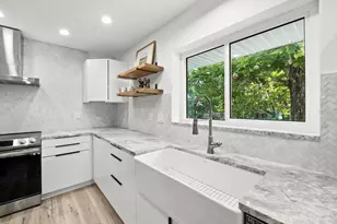 3142 Rose St, Sarasota, FL 34239 - Photo 12