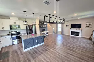 8985 Royal River Cir, Parrish, FL 34219 - Photo 6