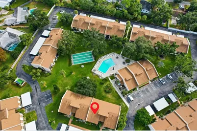 2447 Clubhouse Circle #203, Sarasota, FL 34232 - Photo 34