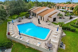 2447 Clubhouse Cir, Sarasota, FL 34232 - Photo 24