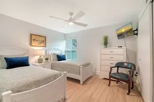 5950 Midnight Pass Rd, Sarasota, FL 34242 - Photo 18