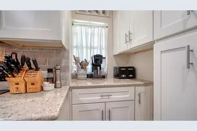 3530 Flores Avenue, Sarasota, FL 34239 - Photo 20