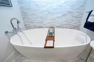 1211 Gulf of Mexico Dr, Longboat Key, FL 34228 - Photo 36