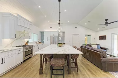 8245 Longbay Boulevard, Sarasota, FL 34243 - Photo 20