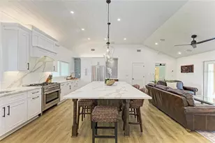 8245 Longbay Blvd, Sarasota, FL 34243 - Photo 20