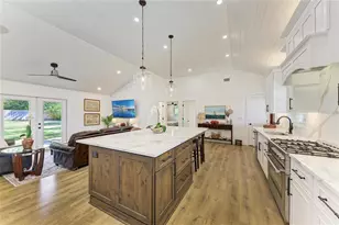 8245 Longbay Blvd, Sarasota, FL 34243 - Photo 18