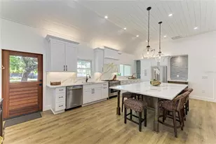 8245 Longbay Blvd, Sarasota, FL 34243 - Photo 16