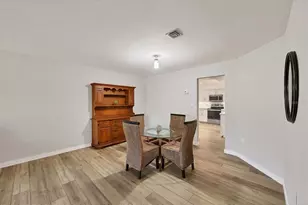 2115 Shadow Oaks Rd, Sarasota, FL 34240 - Photo 8