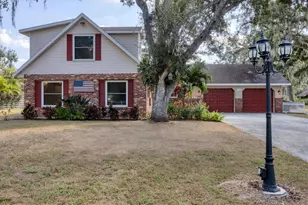 2115 Shadow Oaks Rd, Sarasota, FL 34240 - Photo 2