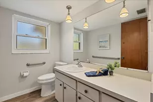 2115 Shadow Oaks Rd, Sarasota, FL 34240 - Photo 10