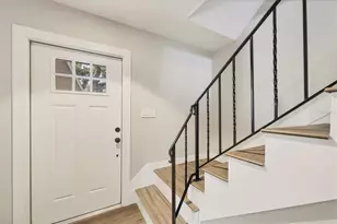 2115 Shadow Oaks Rd, Sarasota, FL 34240 - Photo 4