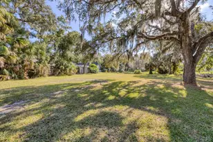 2115 Shadow Oaks Rd, Sarasota, FL 34240 - Photo 30