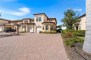 10038 Crooked Crk Dr, Venice, FL 34293 - Photo 2