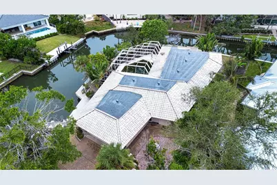 4839 Primrose Path, Sarasota, FL 34242 - Photo 14