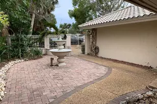 4839 Primrose Path, Sarasota, FL 34242 - Photo 12