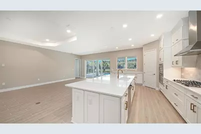 6336 Lake Woodruff Court, Sarasota, FL 34241 - Photo 10