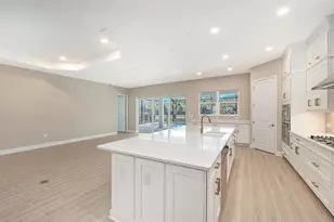 6336 Lake Woodruff Ct, Sarasota, FL 34241 - Photo 10