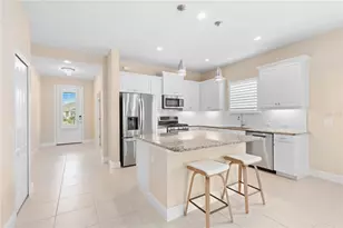 3835 Autumn Fern Ter, Sarasota, FL 34243 - Photo 6