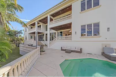 4136 Roberts Point Circle, Sarasota, FL 34242 - Photo 10
