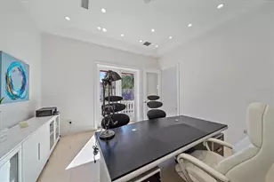 4136 Roberts Point Cir, Sarasota, FL 34242 - Photo 18