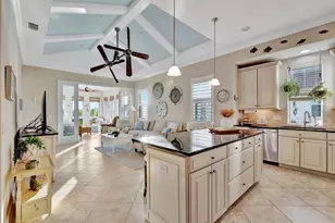 246 Sapphire Lake Dr, Bradenton, FL 34209 - Photo 4