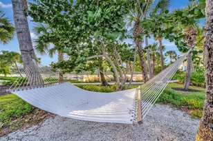 246 Sapphire Lake Dr, Bradenton, FL 34209 - Photo 12