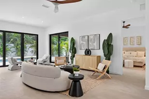 2306 Valencia Dr, Sarasota, FL 34239 - Photo 10