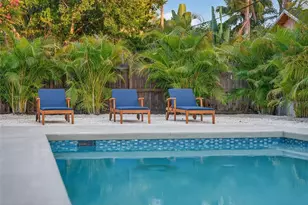 2306 Valencia Dr, Sarasota, FL 34239 - Photo 32