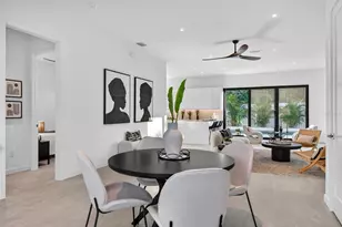 2306 Valencia Dr, Sarasota, FL 34239 - Photo 8