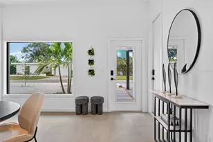 2306 Valencia Dr, Sarasota, FL 34239 - Photo 6