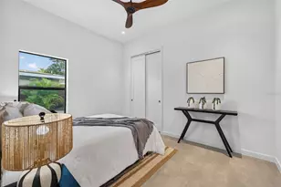 2306 Valencia Dr, Sarasota, FL 34239 - Photo 30