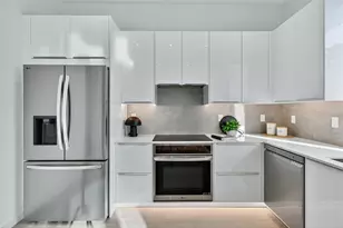 2306 Valencia Dr, Sarasota, FL 34239 - Photo 18