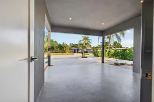 2306 Valencia Dr, Sarasota, FL 34239 - Photo 30