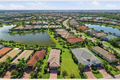 17029 Hampton Falls Terrace, Lakewood Ranch, FL 34202 - Photo 6