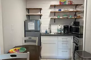 170 Roosevelt Dr, Sarasota, FL 34236 - Photo 8