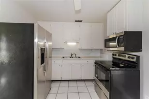 2897 Oak St, Sarasota, FL 34237 - Photo 8