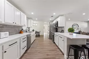 2054 Racimo Dr, Sarasota, FL 34240 - Photo 12