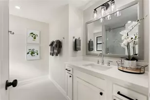 2054 Racimo Dr, Sarasota, FL 34240 - Photo 20