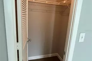 2700 Coconut Bay Ln, Sarasota, FL 34237 - Photo 8