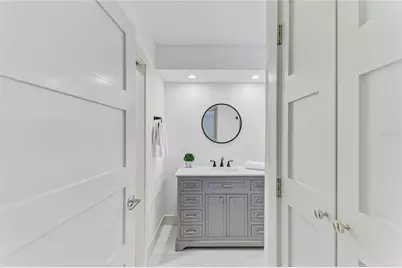 605 Key Royale Drive, Holmes Beach, FL 34217 - Photo 52