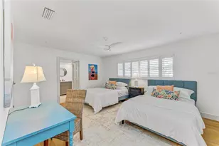 605 Key Royale Dr, Holmes Beach, FL 34217 - Photo 50