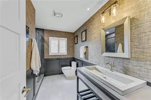 605 Key Royale Dr, Holmes Beach, FL 34217 - Photo 60