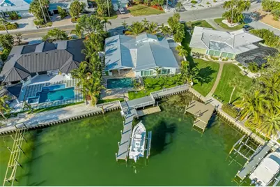 605 Key Royale Drive, Holmes Beach, FL 34217 - Photo 94