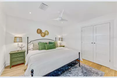 605 Key Royale Drive, Holmes Beach, FL 34217 - Photo 62