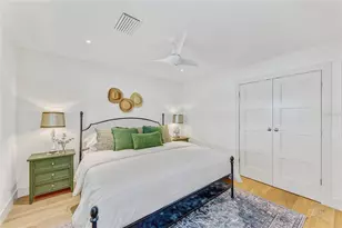 605 Key Royale Dr, Holmes Beach, FL 34217 - Photo 62