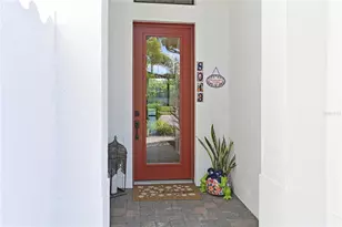 8013 Clearwater Ct, Sarasota, FL 34241 - Photo 4